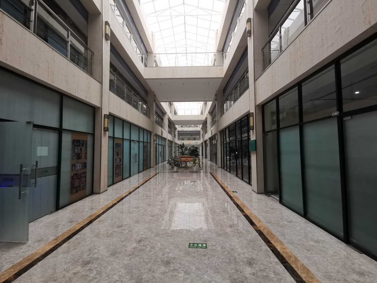 东园文化创意广场出租实拍图4