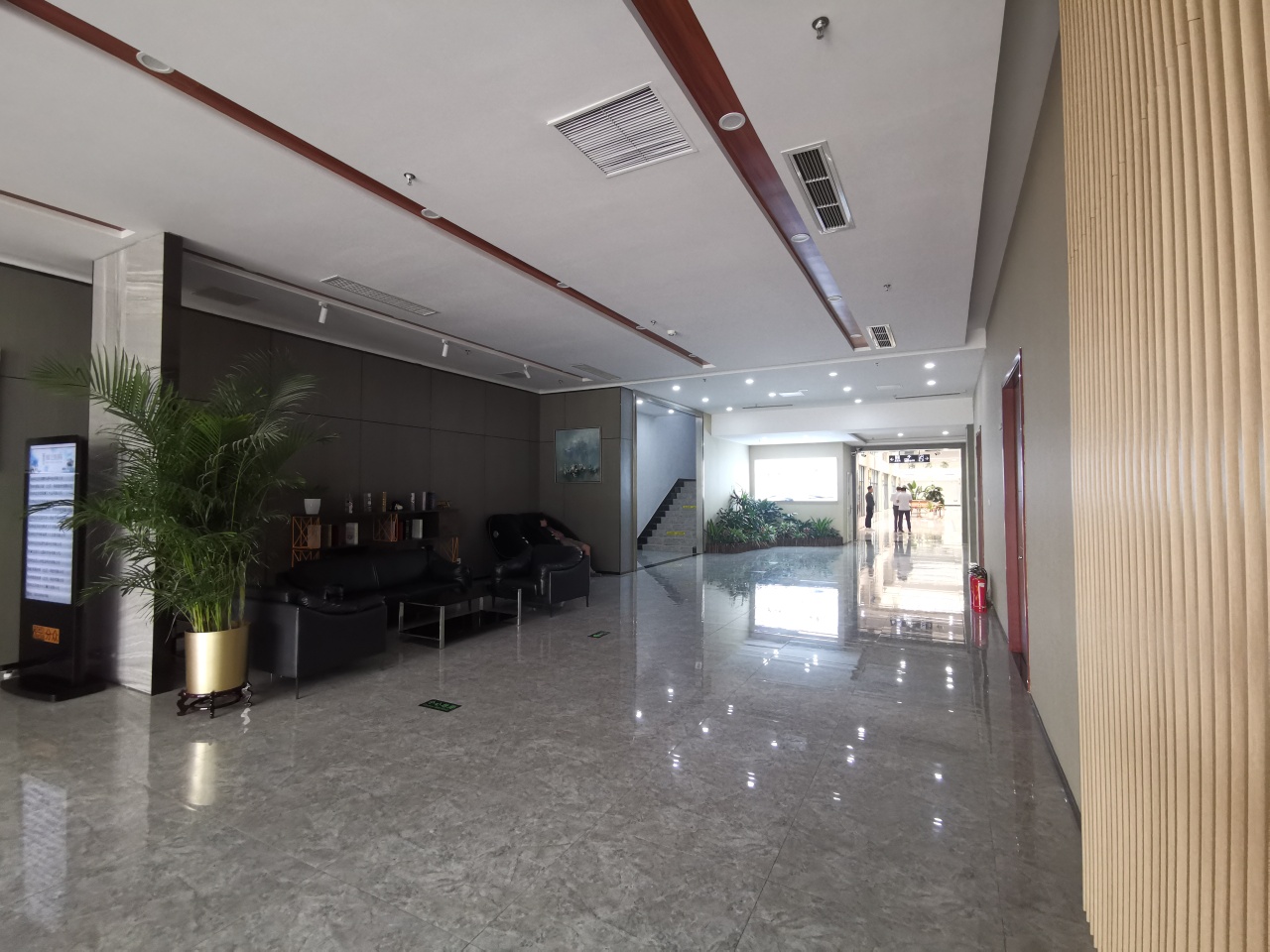 东园文化创意广场大堂